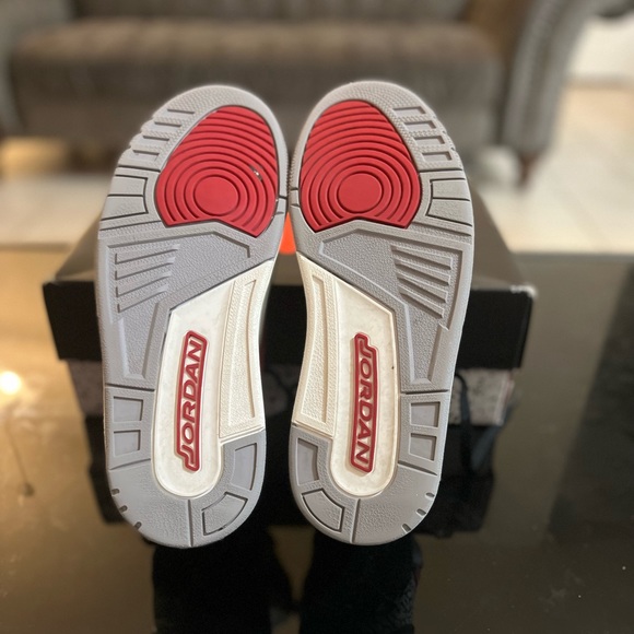 JORDAN Legacy 312 Low Sneakers Size: 9 - Picture 4 of 6